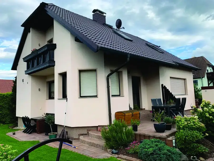 Teilsaniertes Einfamilienhaus in Merseburg mit neuer Heizung und Photovoltaik