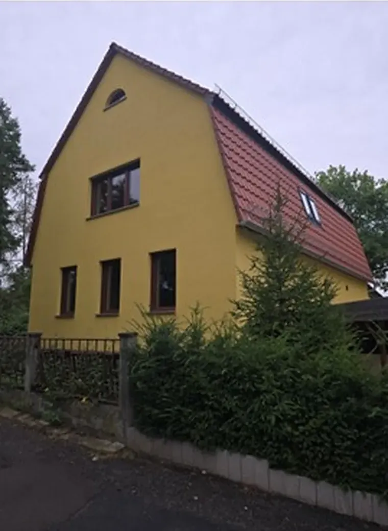 Sanierte Villa in Merseburg mit neuem Dach und gedämmter Fassade